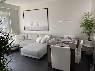 404-5605 Hampton Place - 3