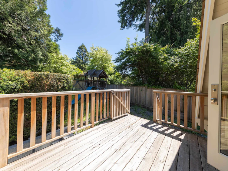2645 Rosebery Avenue, West Vancouver, BC, V7V 3A3 - 24