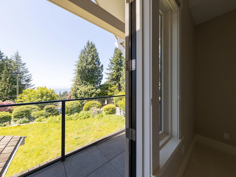 2645 Rosebery Avenue, West Vancouver, BC, V7V 3A3 - 26