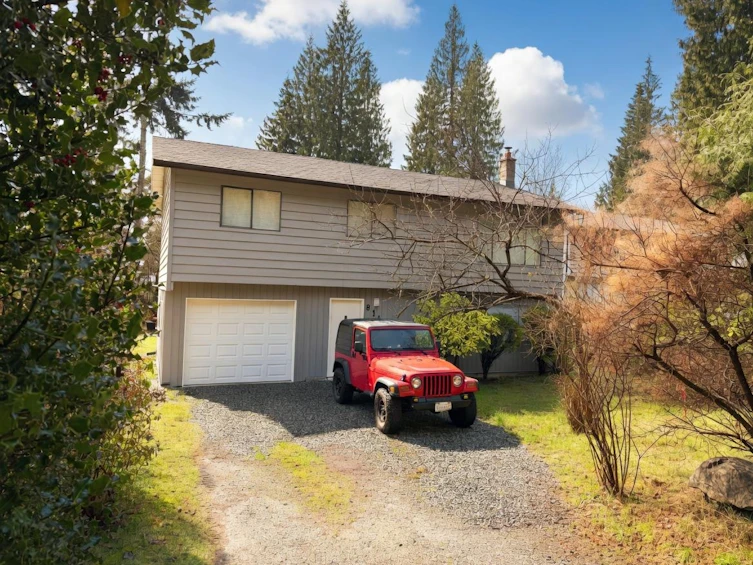 811 Reed Road, Gibsons, BC, V0N 1V7