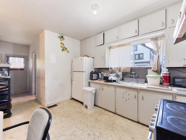 824 Semlin Drive, Vancouver, BC, V5L 4J5 - 14