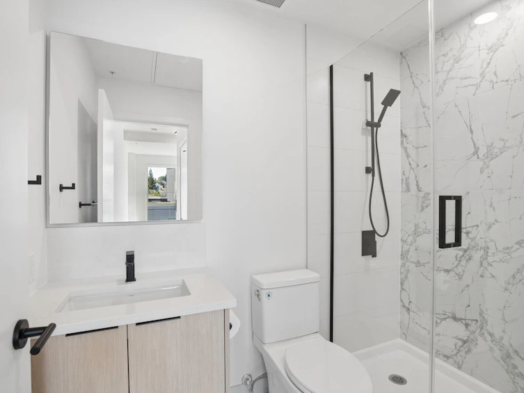 563-422 E 3rd Street, North Vancouver, BC, V7L 0K1 - 10