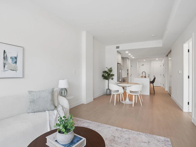 563-422 E 3rd Street, North Vancouver, BC, V7L 0K1 - 3