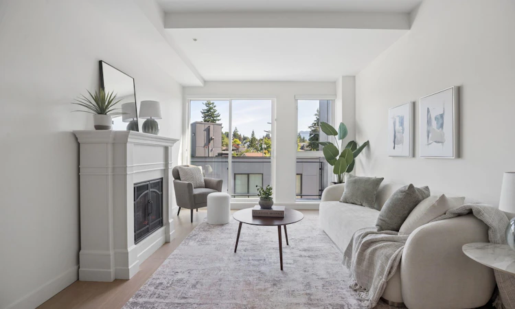 563-422 E 3rd Street