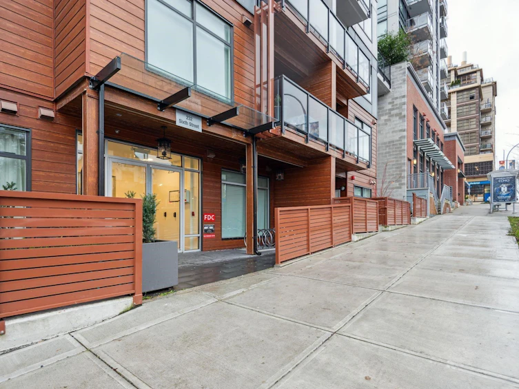 207-232 Sixth Street, New Westminster, BC, V3L 3A4 - 33