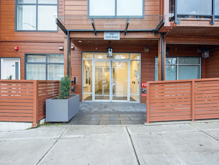 207-232 Sixth Street, New Westminster, BC, V3L 3A4 - 32