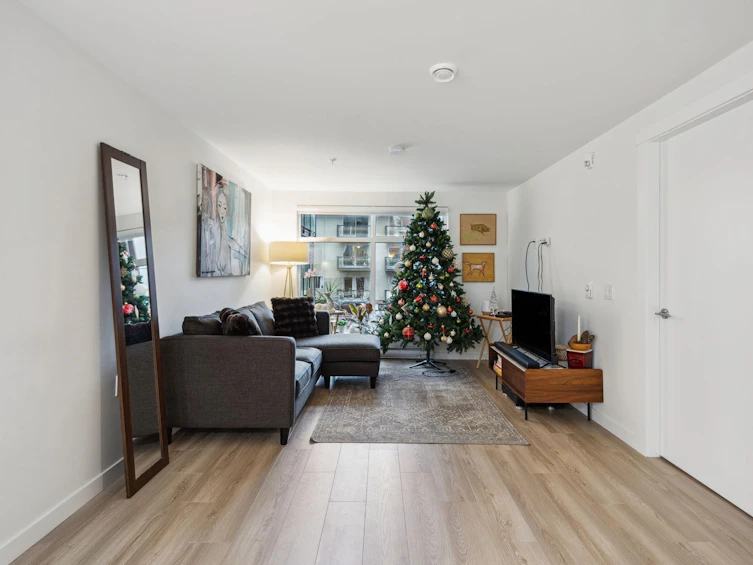 207-232 Sixth Street, New Westminster, BC, V3L 3A4 - 2