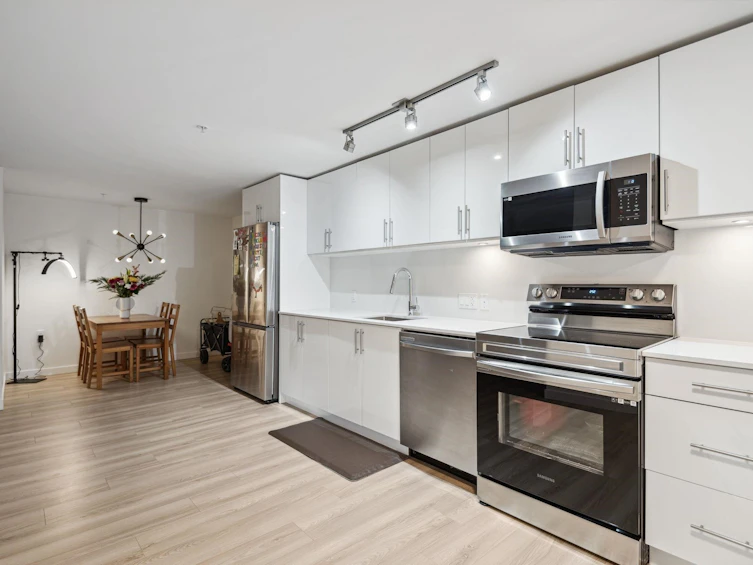 207-232 Sixth Street, New Westminster, BC, V3L 3A4 - 14