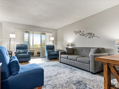 314-8725 Elm Drive - 5