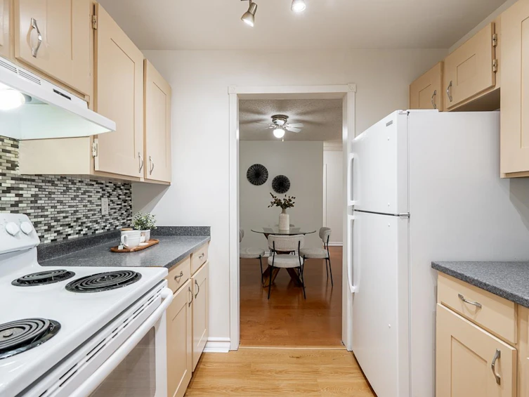 306-10680 151a Street, Surrey, BC, V3R 8T4 - 8
