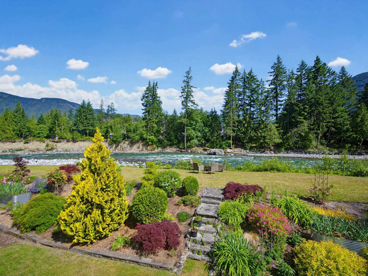 120 Robertson Crescent, Hope, BC, V0X 1L4
