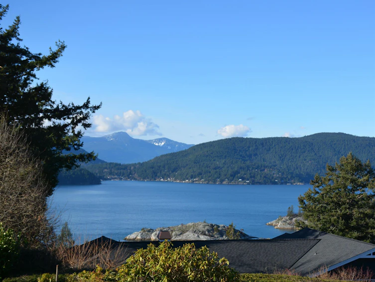 6240 Overstone Drive, West Vancouver, BC, V7W 1X8 - 2