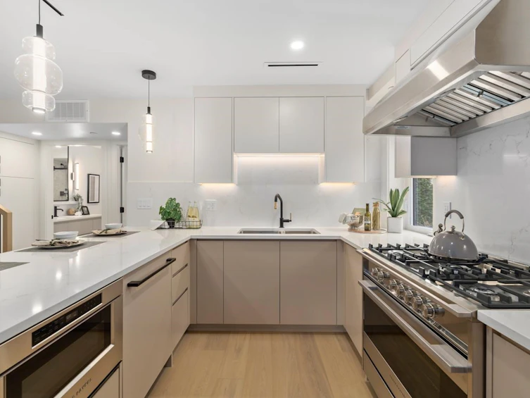 2438 W 49th Avenue, Vancouver, BC, V6M 2V3 - 15