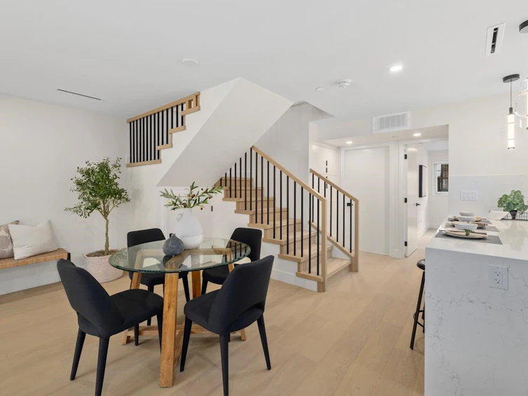 2438 W 49th Avenue, Vancouver, BC, V6M 2V3 - 10