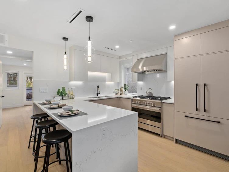 2438 W 49th Avenue, Vancouver, BC, V6M 2V3 - 13