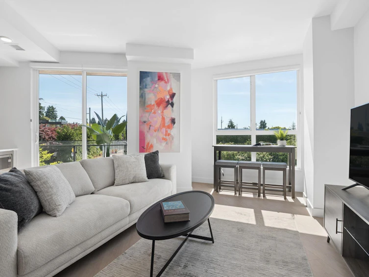 204-333 St. Davids Avenue, North Vancouver, BC, V7L 3N7 - 2