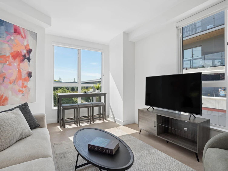 204-333 St. Davids Avenue, North Vancouver, BC, V7L 3N7 - 3