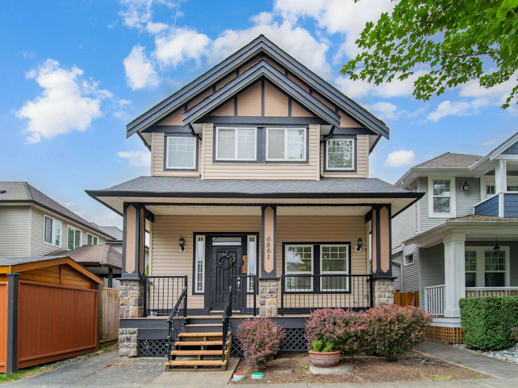 6861 192a Street, Surrey, BC, V4N 0B6