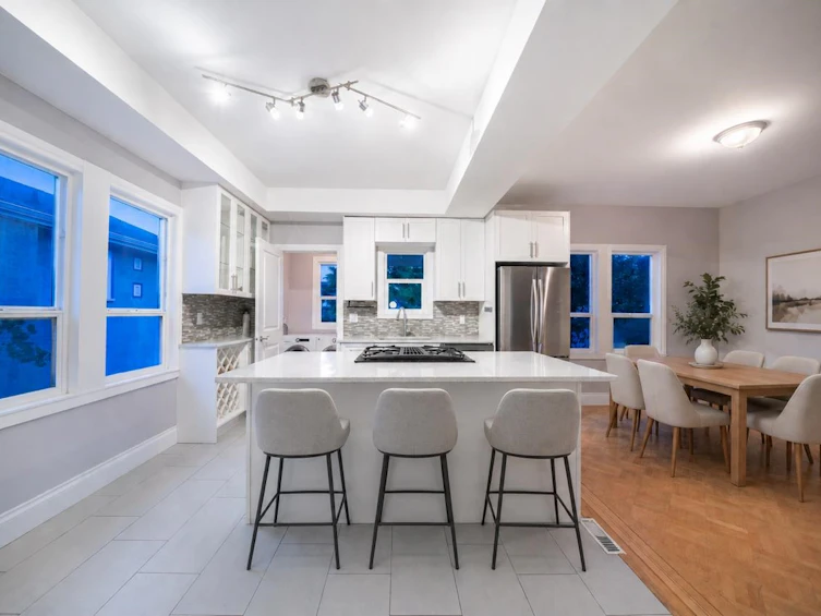 2528 Adanac Street, Vancouver, BC, V5K 2M5 - 5