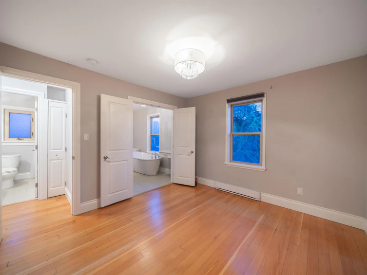 2528 Adanac Street, Vancouver, BC, V5K 2M5 - 14