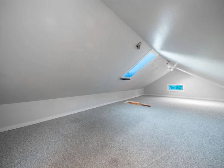 2528 Adanac Street, Vancouver, BC, V5K 2M5 - 25