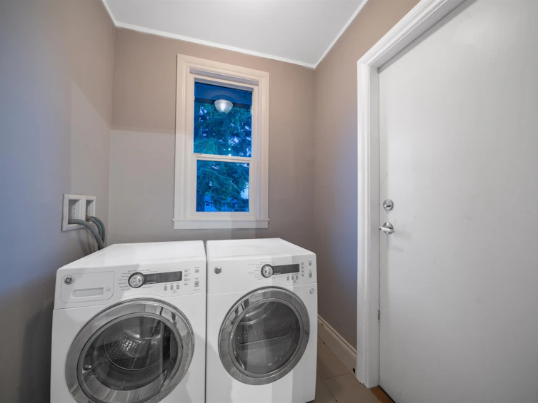 2528 Adanac Street, Vancouver, BC, V5K 2M5 - 26