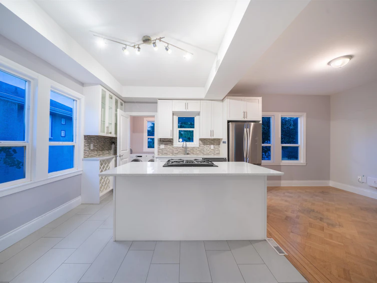 2528 Adanac Street, Vancouver, BC, V5K 2M5 - 4