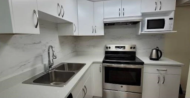 Lower Suite-5640 Sardis Crescent, Burnaby, BC, V3E 3N2 - 2