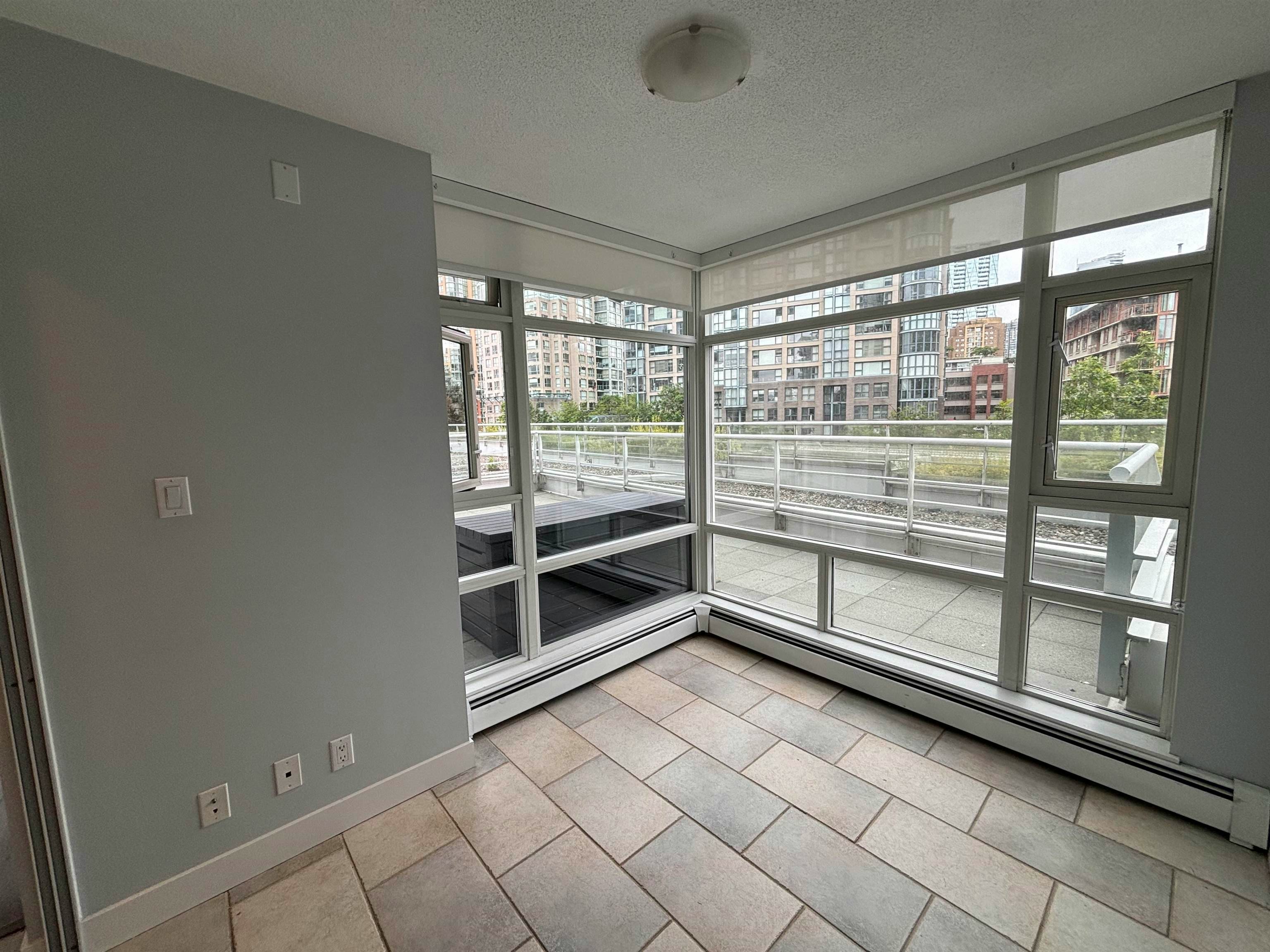 xx1-198 Aquarius Mews, Vancouver, BC, V6Z 2Y4 - 9