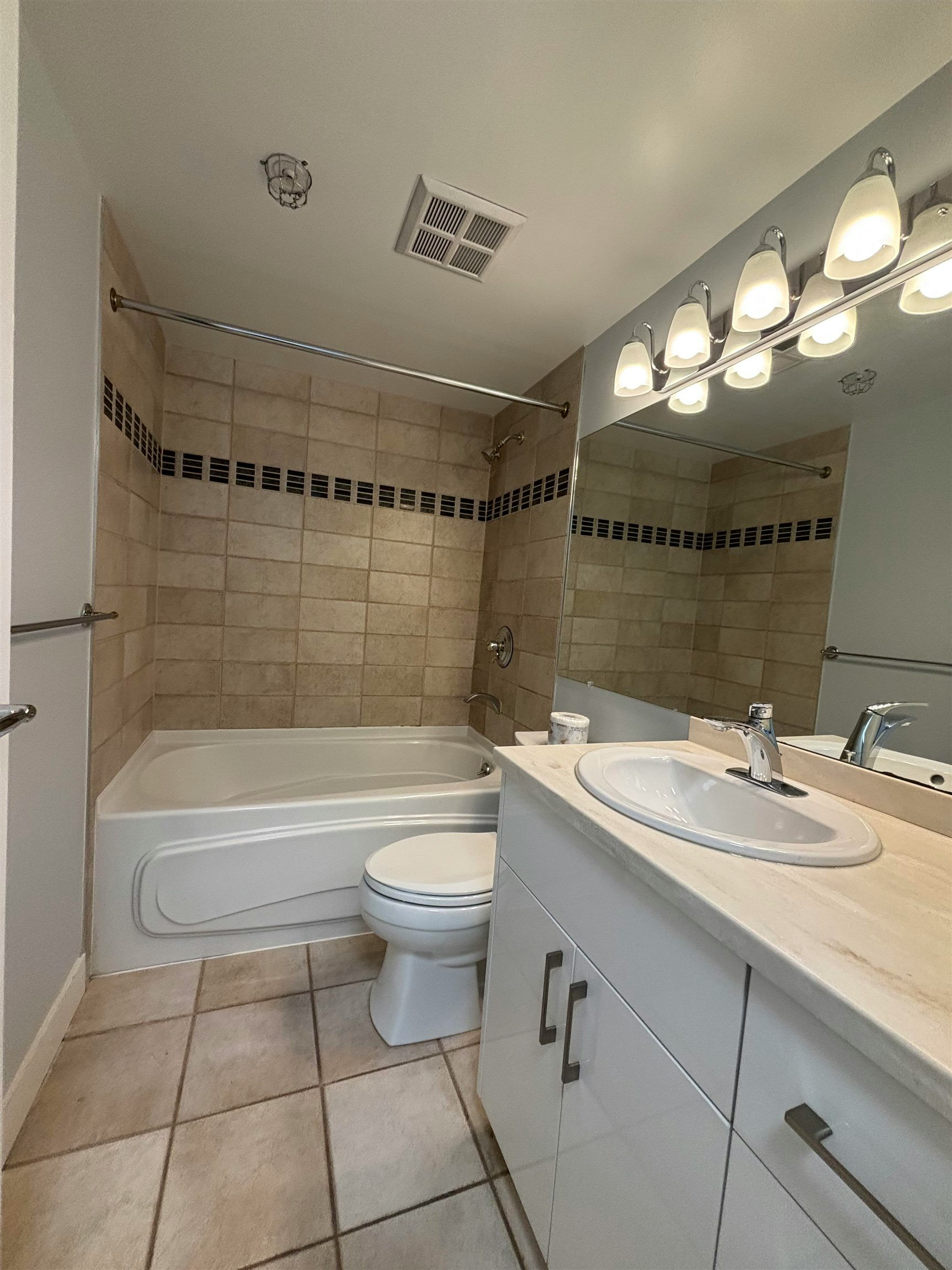 xx1-198 Aquarius Mews, Vancouver, BC, V6Z 2Y4 - 11