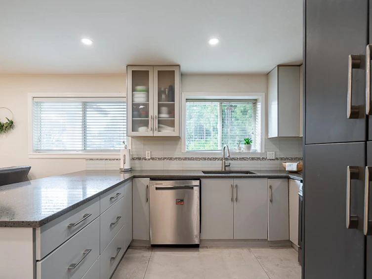 7802 139a Street, Surrey, BC, V3W 5H4 - 5