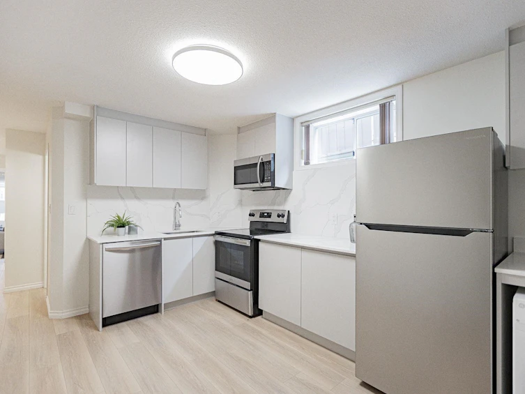 7758 Mcgregor Avenue, Burnaby, BC, V5J 4H5 - 17