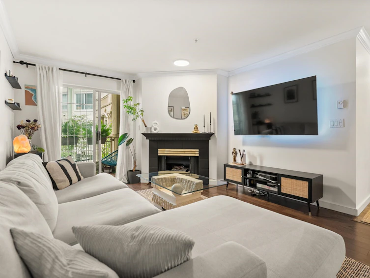 323-15268 W 105 Ave Avenue, Surrey, BC, V3R 0W8 - 7