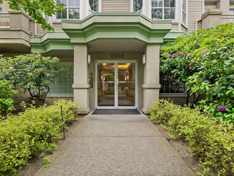 323-15268 W 105 Ave Avenue, Surrey, BC, V3R 0W8 - 2