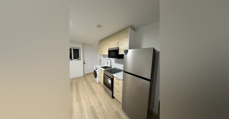 1500 Duthie Avenue, Burnaby, BC, V5A 2R6 - 5