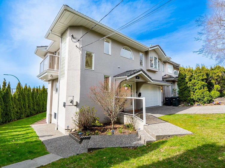 397 Delta Avenue, Burnaby, BC, V5B 3C7 - 3