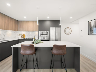 1802-8551 201 Street - 3