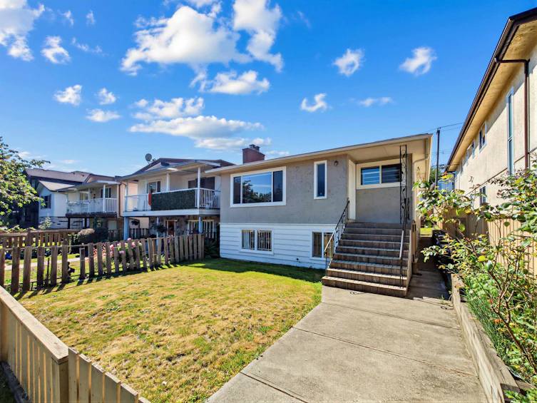2514 E 27th Avenue, Vancouver, BC, V5R 1N1