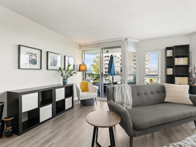 506-1135 Quayside Drive - 3