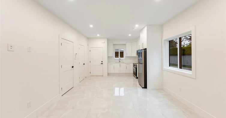 G101-9727 129a Street, Surrey, BC, V3T 3J6 - 3
