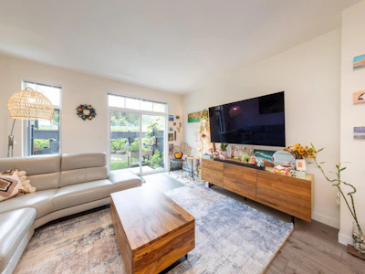 140-3565 Baycrest Avenue - 3