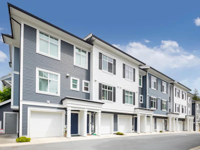 140-3565 Baycrest Avenue - 2
