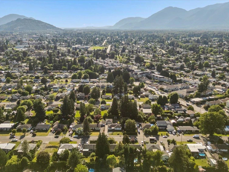 9740 Carleton Street, Chilliwack, BC, V2P 6E3 - 34