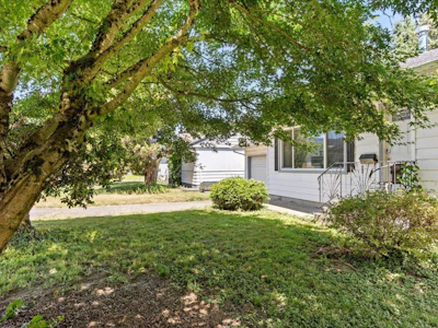 9740 Carleton Street - 4