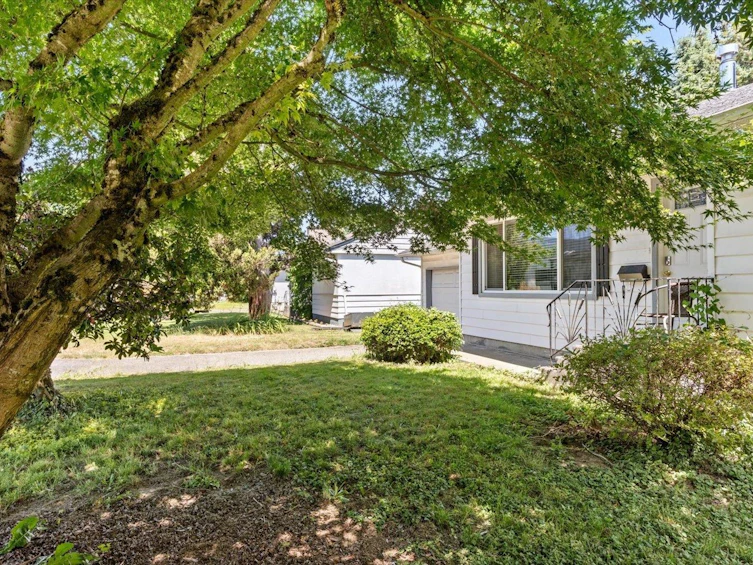 9740 Carleton Street, Chilliwack, BC, V2P 6E3 - 4