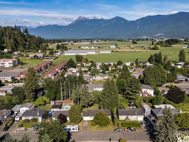 9740 Carleton Street, Chilliwack, BC, V2P 6E3 - 37