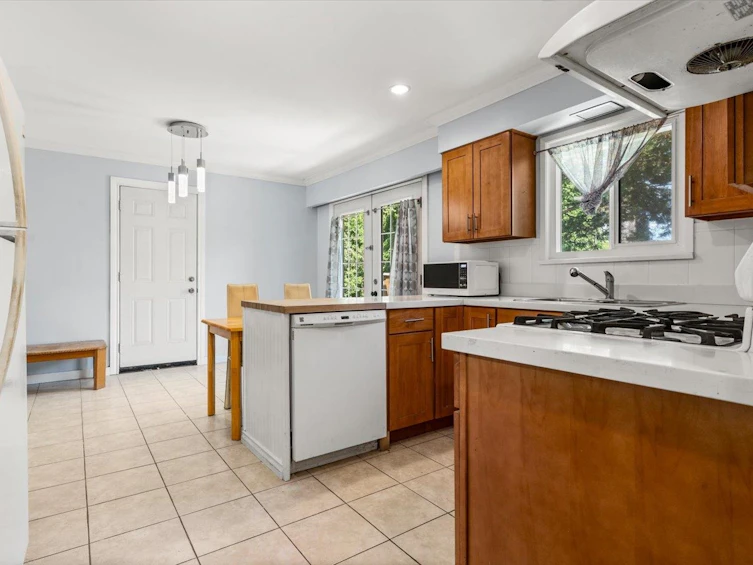 9740 Carleton Street, Chilliwack, BC, V2P 6E3 - 13