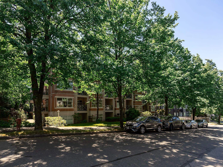 206-2388 Triumph Street, Vancouver, BC, V5L 1L5 - 2