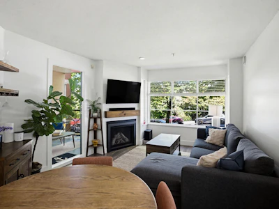 206-2388 Triumph Street - 3