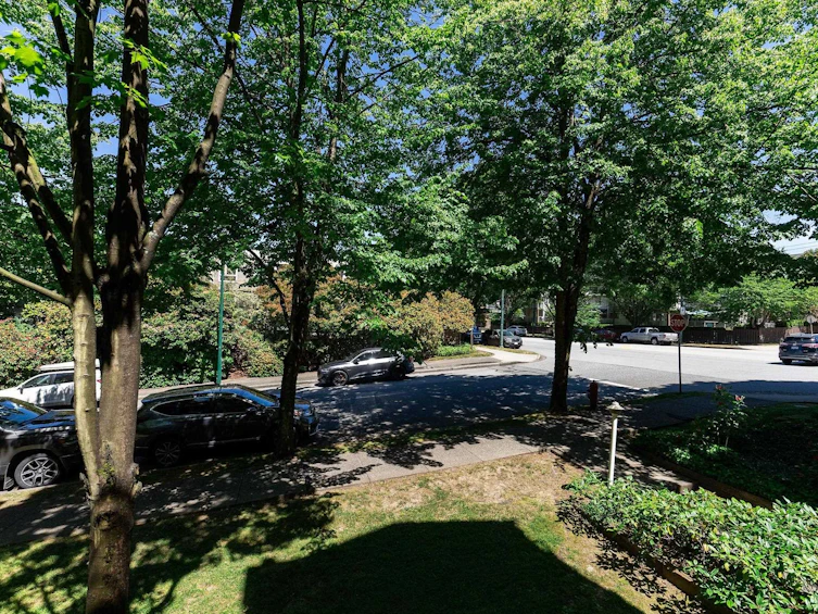 206-2388 Triumph Street, Vancouver, BC, V5L 1L5 - 17
